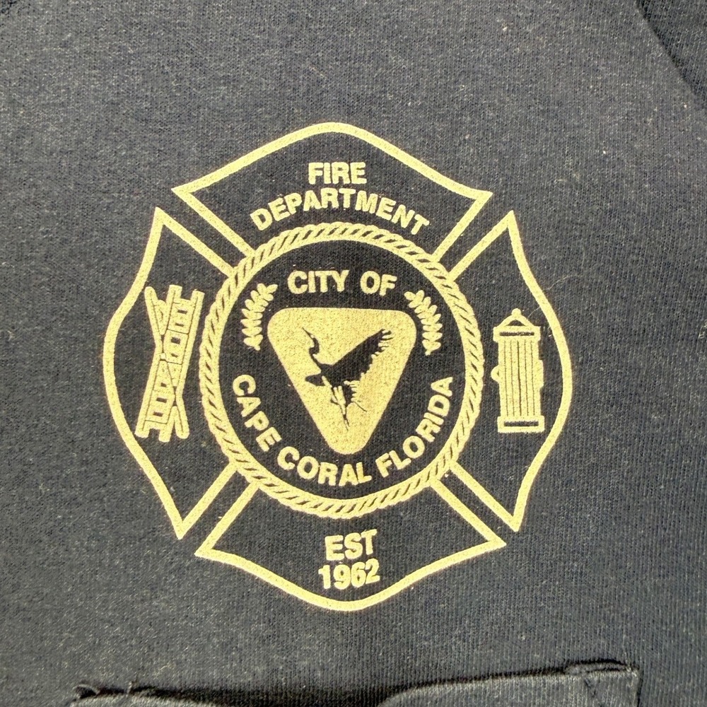 Gildan Cape Coral Florida Fire Rescue Pocket T-Shirt Mensβ Large Navy Blue L - Picture 6 of 7